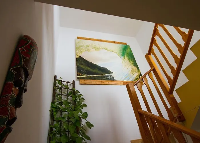 Surfhouse بيت ضيافة