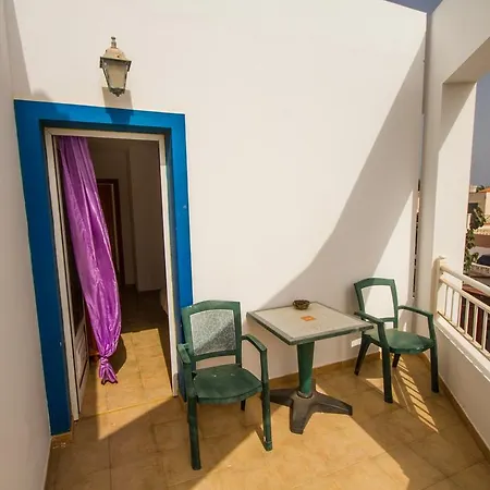 Guest house Surfhouse *